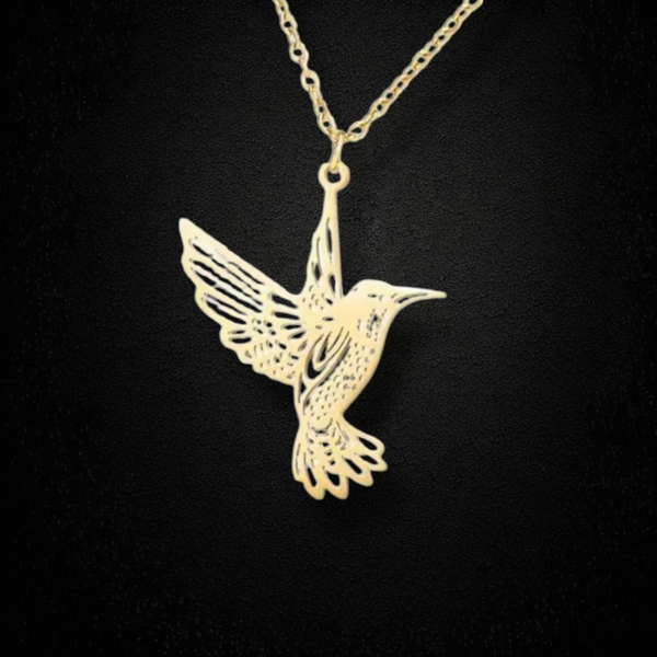 325L stainless steel necklace. Hummingbird-shaped pendant.