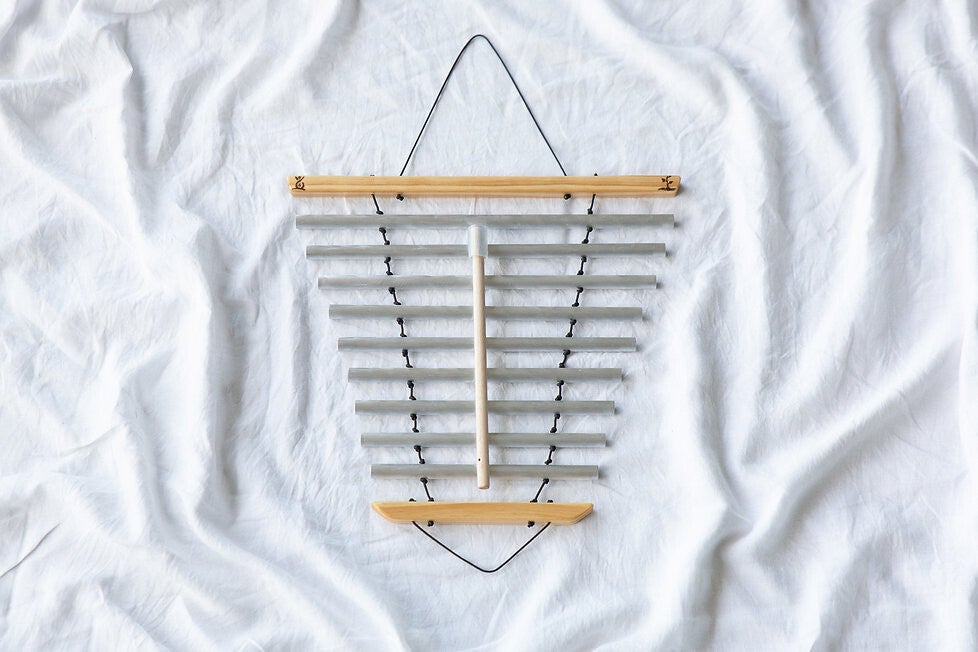 Equilibrium Swing Chimes