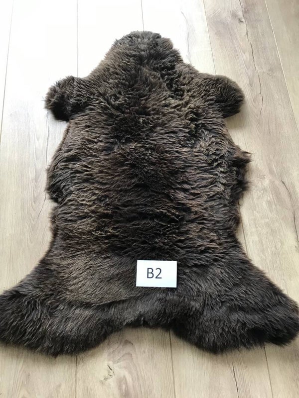 Bruine schapenvachten lengtes van 101cm tot 120cm