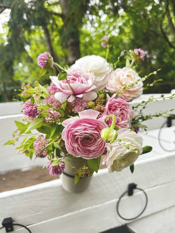 Pre-order Ranunculus bouquet