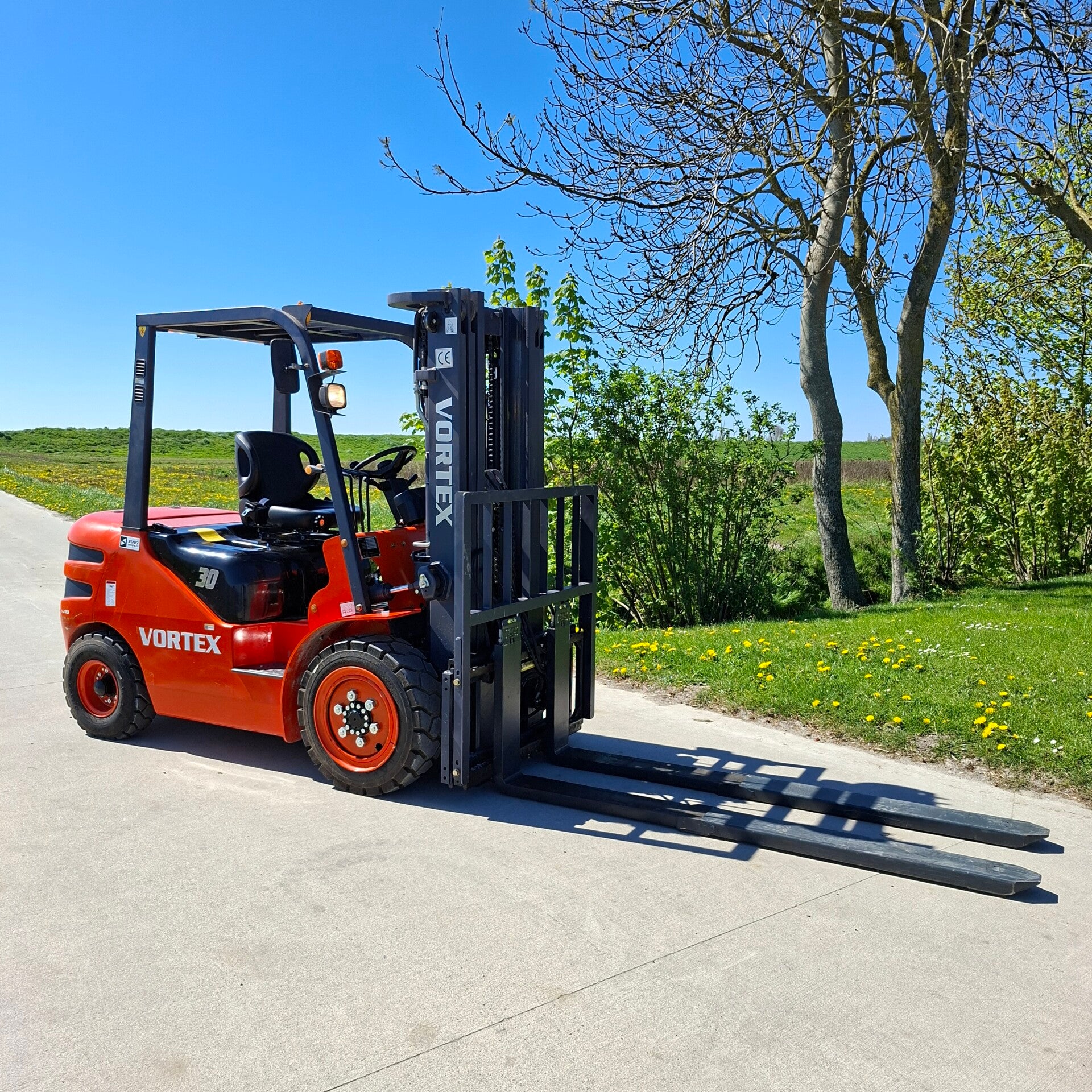 Te koop heftruck 3 ton diesel triplomast sideshift reachvorken