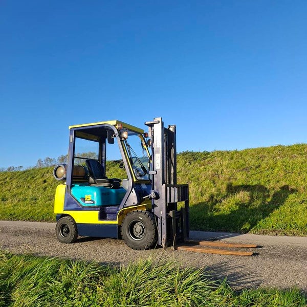 Te koop zeer nette heftruck Komatsu 1.5 ton doorkijkmast sideshift