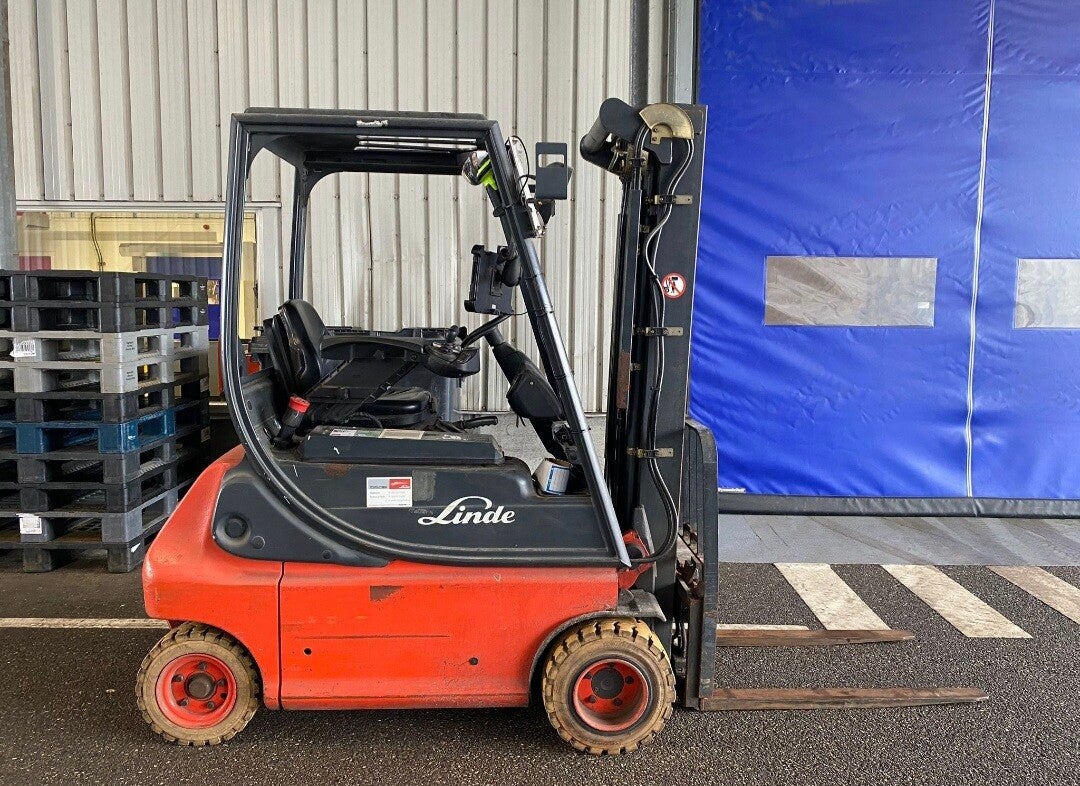 Te koop Linde E16P - 02  triplomast sideshift