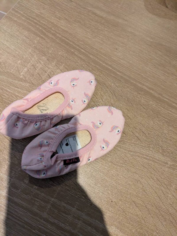 Licht roze eenhoorn schoentjes - maat 22
