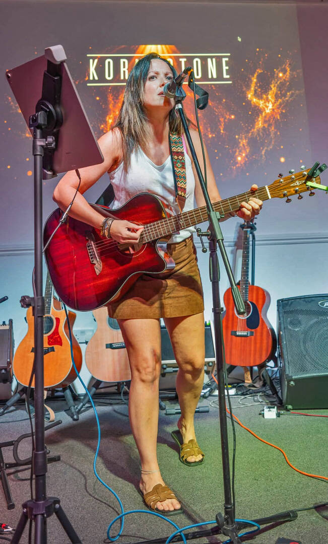 rachel-mainstone-standard.jpg