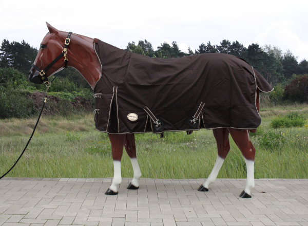 "TOUGH HORSE" - Regendecke - HALF NECK - 1680D - BRAUN