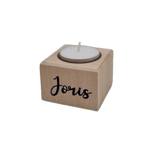 Gedenk houten theelichthouder met naam - sierlijk