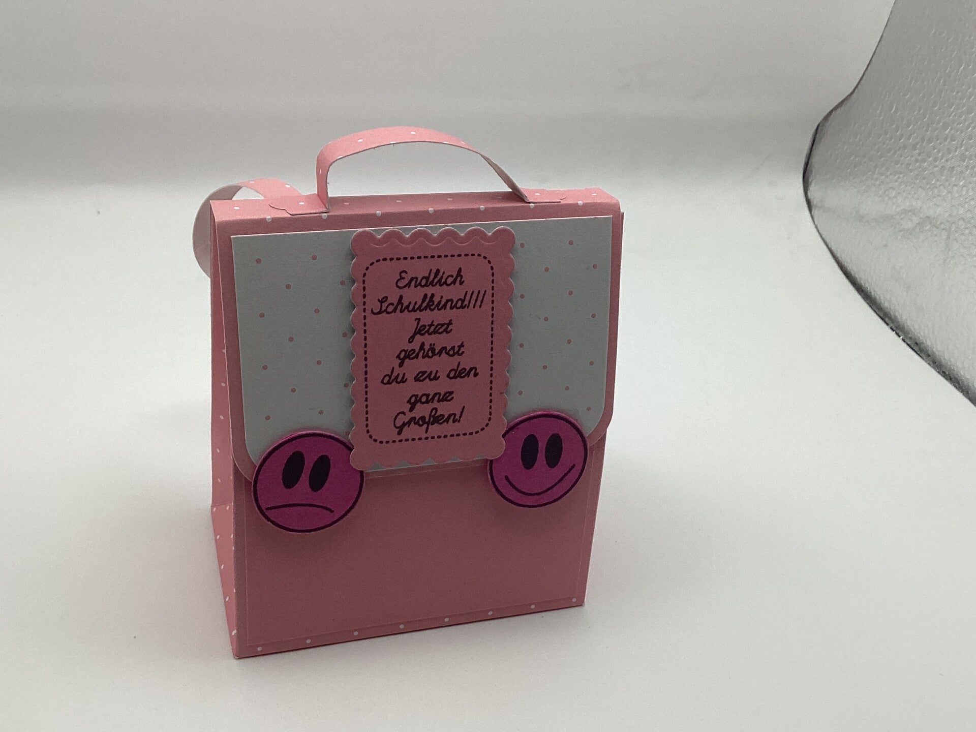 Geschenkbox als Schulranzen