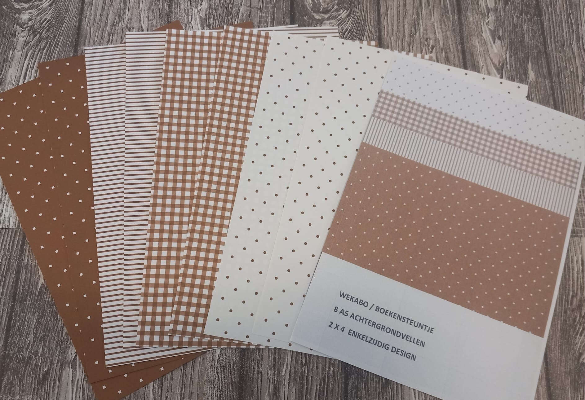 A5 achtergrond papier - WEKABO/BOEKENSTEUNTJE A5 bruin 008