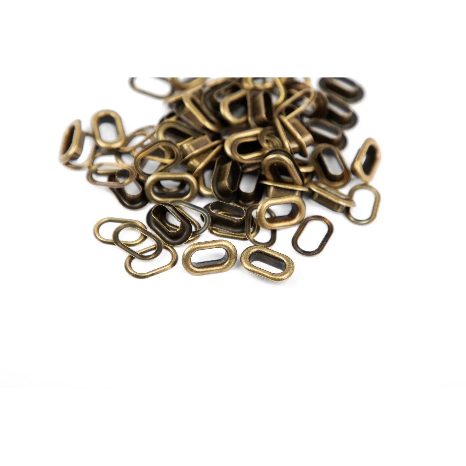 735144 - We R Makers • Crop-A-Dile Oval Eyelets Copper 50pcs
