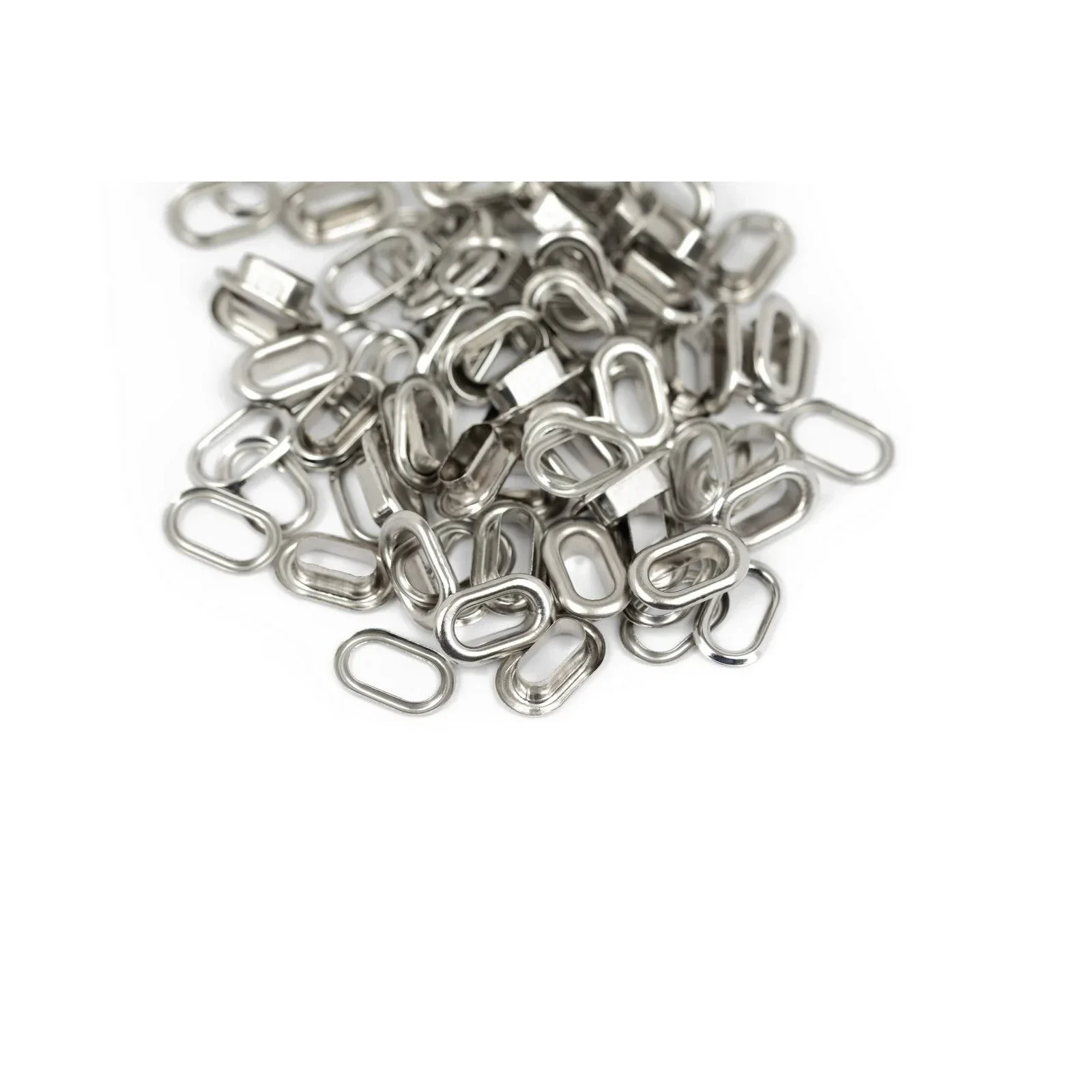 735145 - We R Makers • Crop-A-Dile Oval Eyelets Silver 50pcs