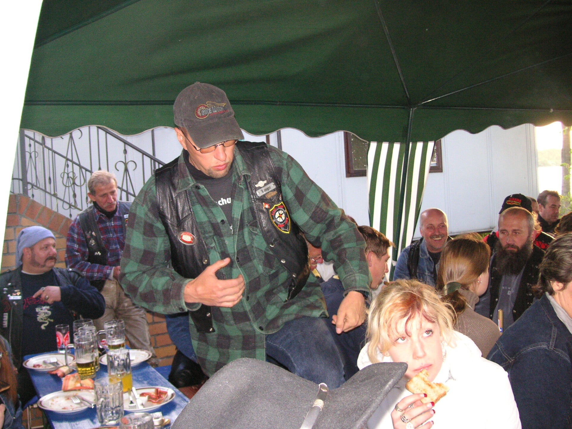 byhlegure-2005-038-standard-k6h9oa.jpg