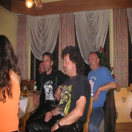 byhlegure-2005-091-standard-3ech6a.jpg