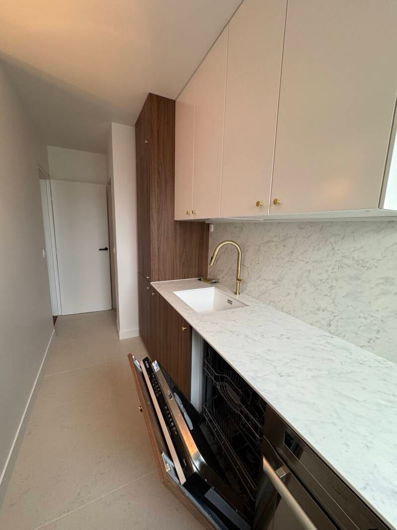 #rénovation #cuisine #cuisine équipée #plan de travail xtone #bora #carrelage #porcelanosa 