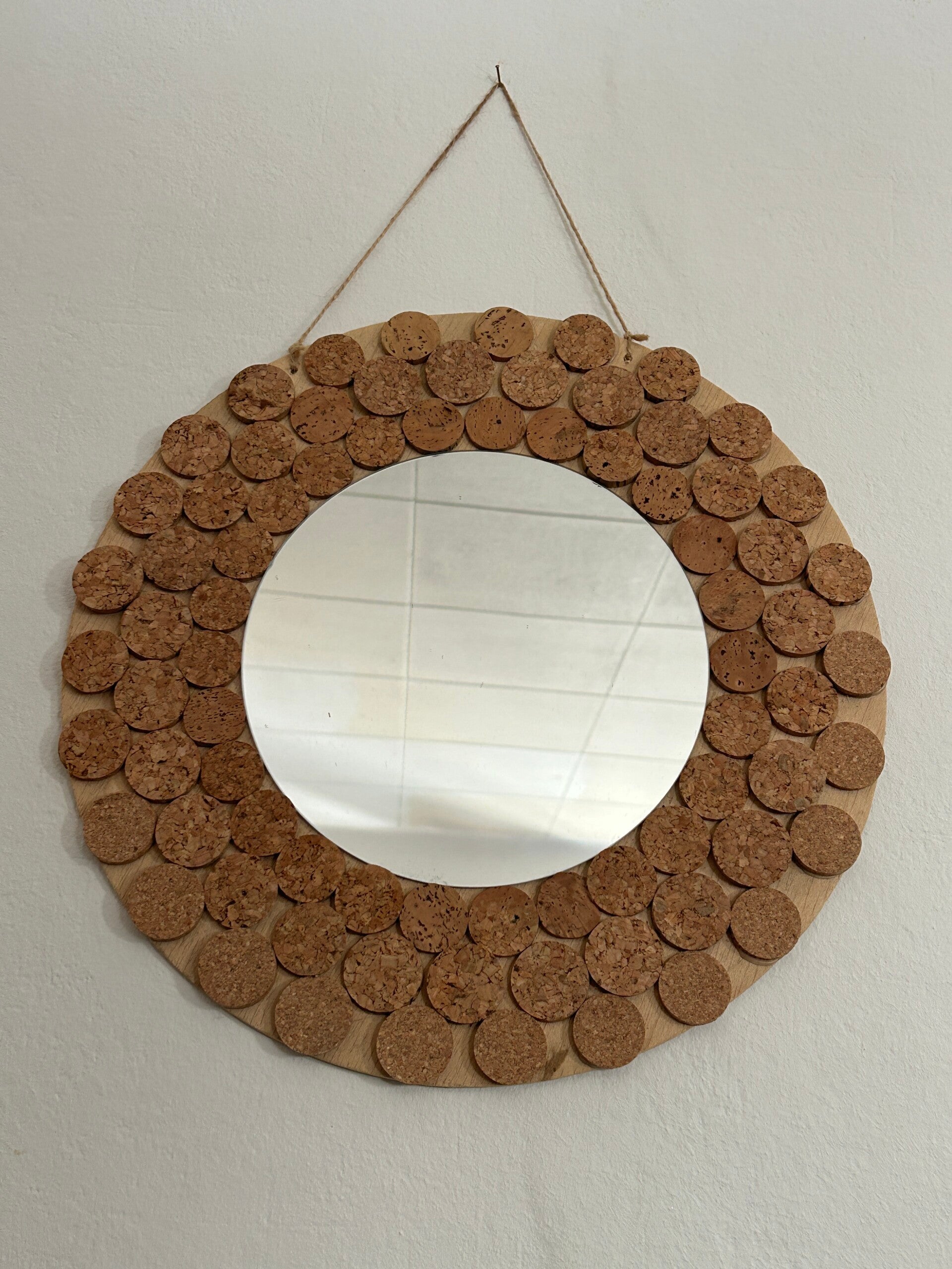 Handgemachter Wandspiegel mit Korkdeko – ca. 35 cm | Einzelstück