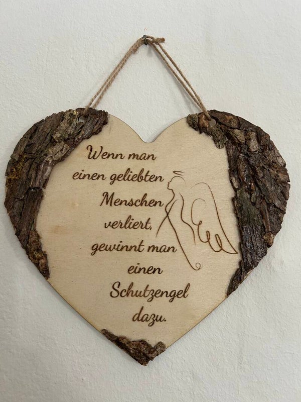 Handgemachtes Gedenkschild aus Holz in Herzform – mit Gravur | Einzelstück