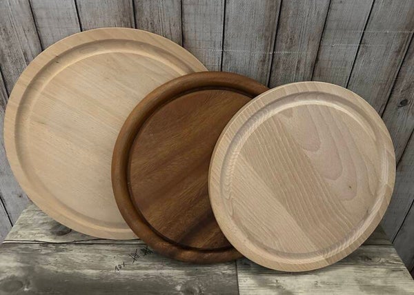 Personalisiertes Pizzabrett aus Holz mit Wunschgravur