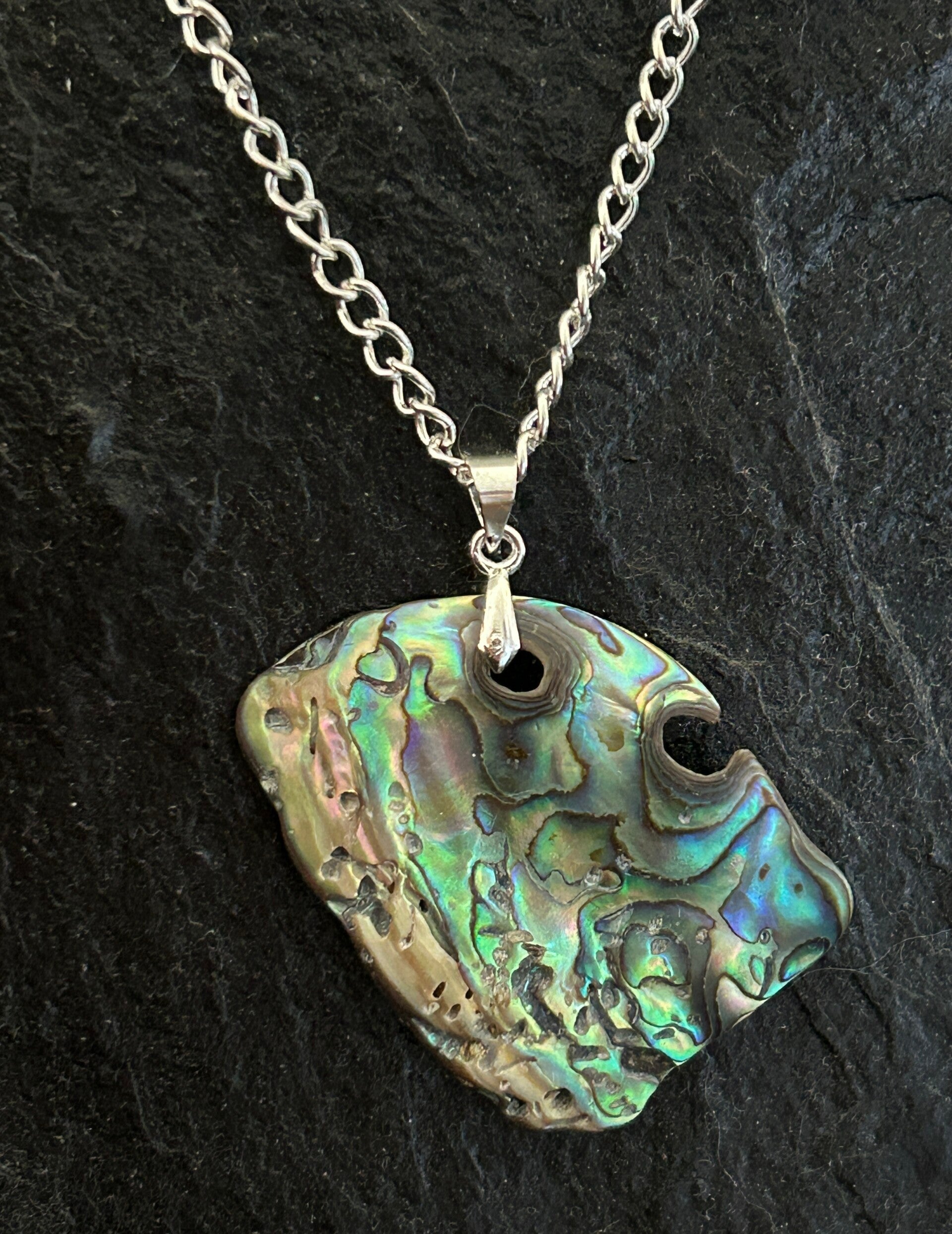 Abalone- Schmuckanhänger - schimmerndes Unikat