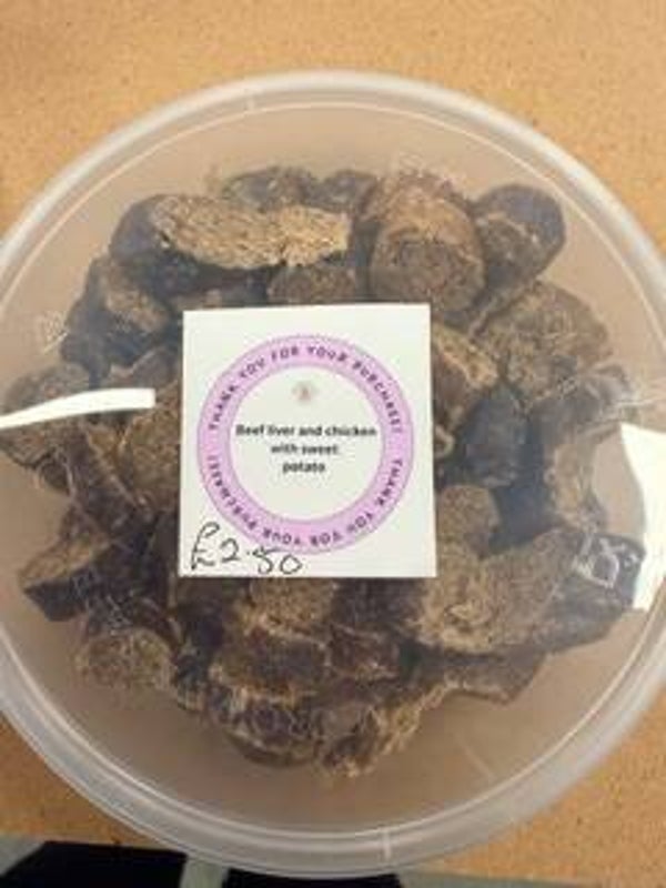 Beef liver and chicken slices