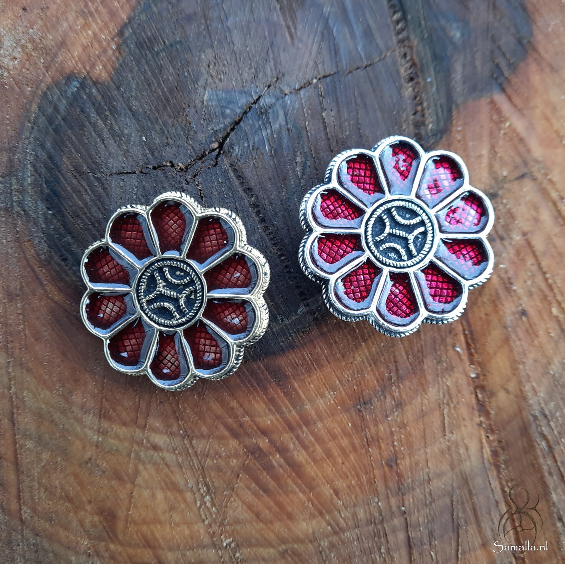 Rozetbroche uit de Merovingische periode met rood cloisonné