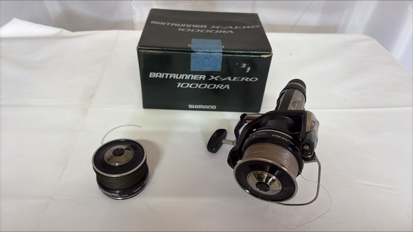 Shimano Baitrunner X-Aero 10000 RA Met reserve spoel