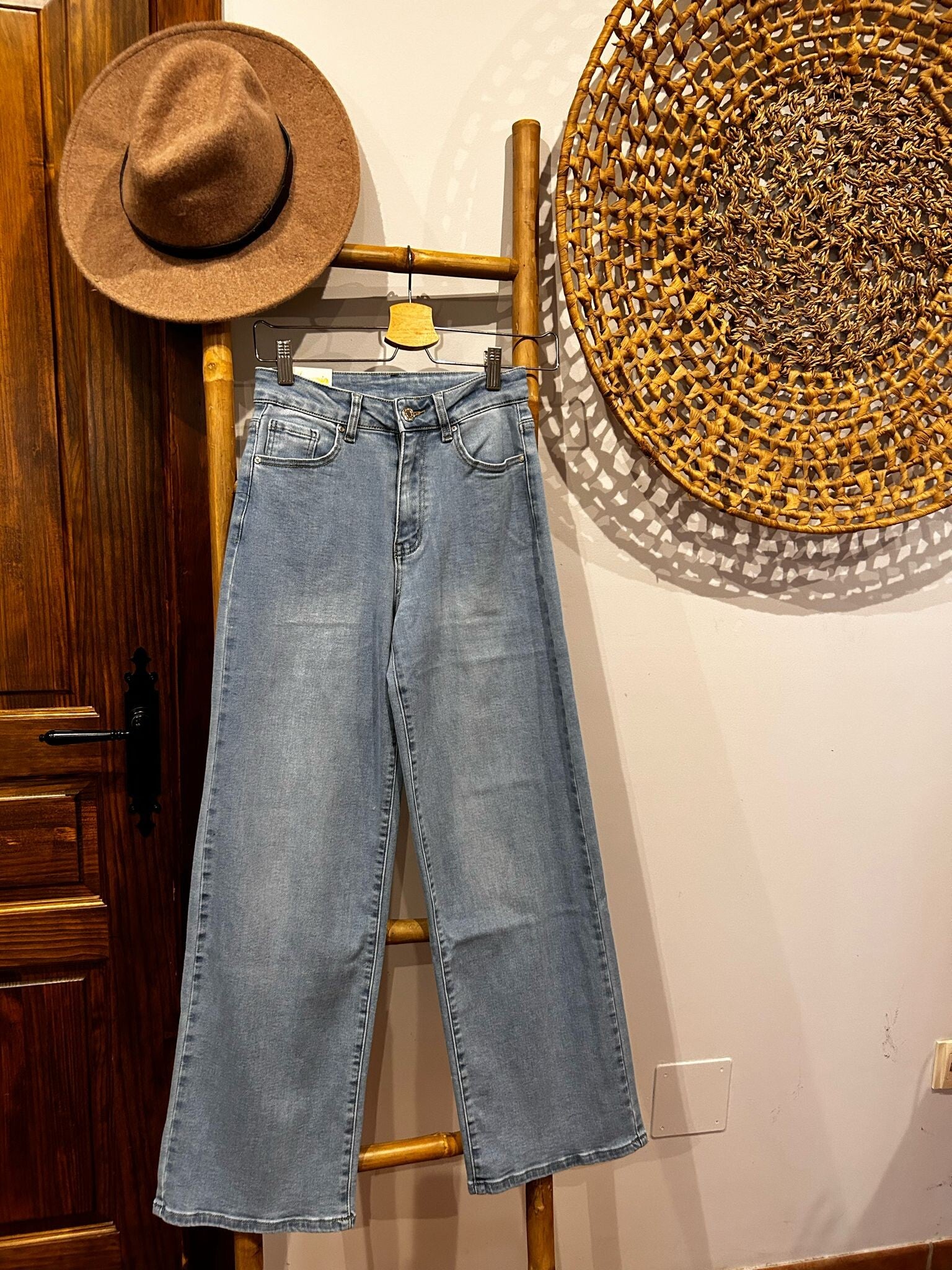 Jeans recto tiro alto
