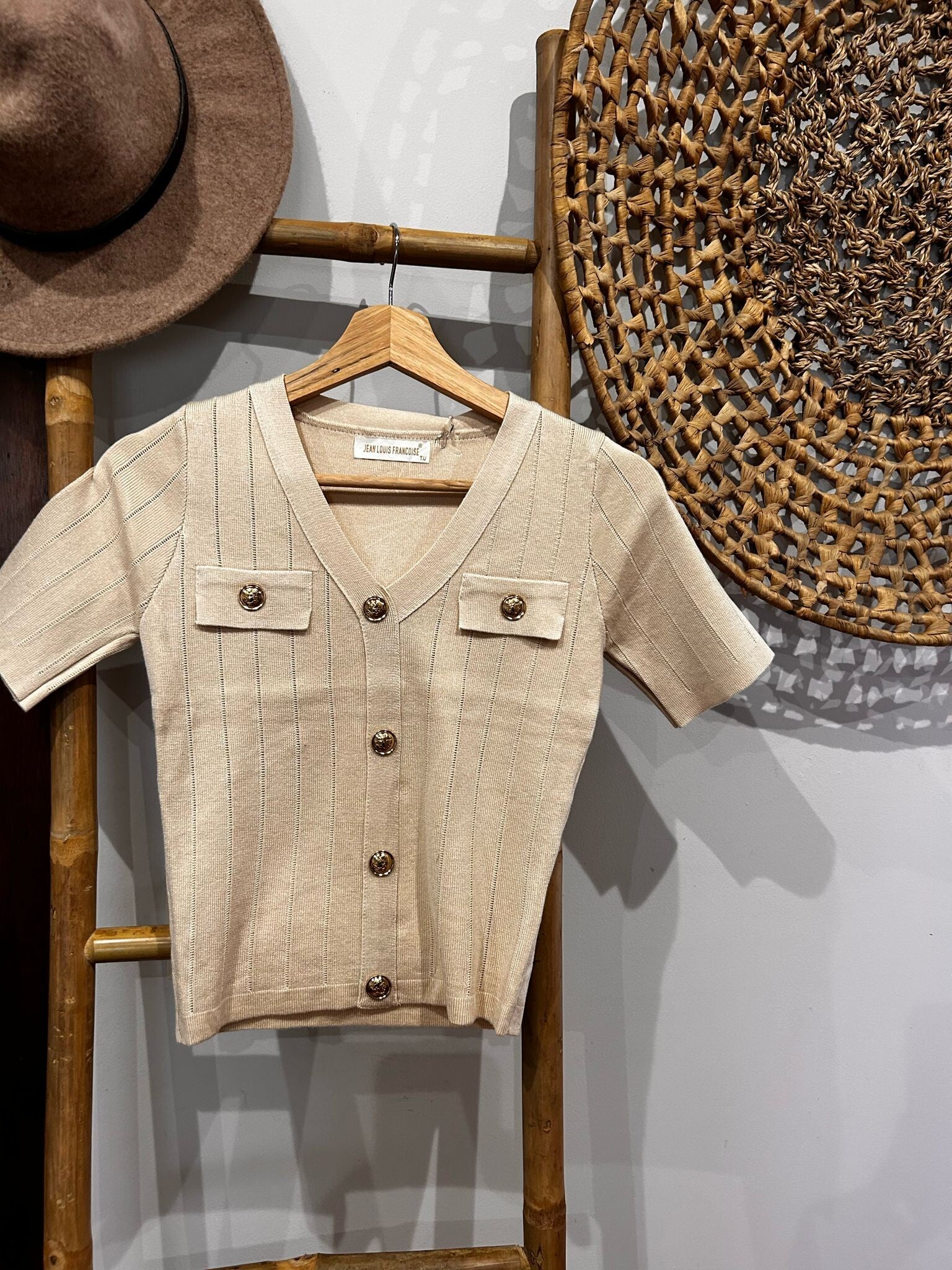 Conjunto falda y suéter.