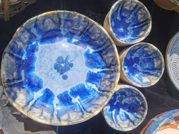 Bowle mit kleinen Beerenschalen