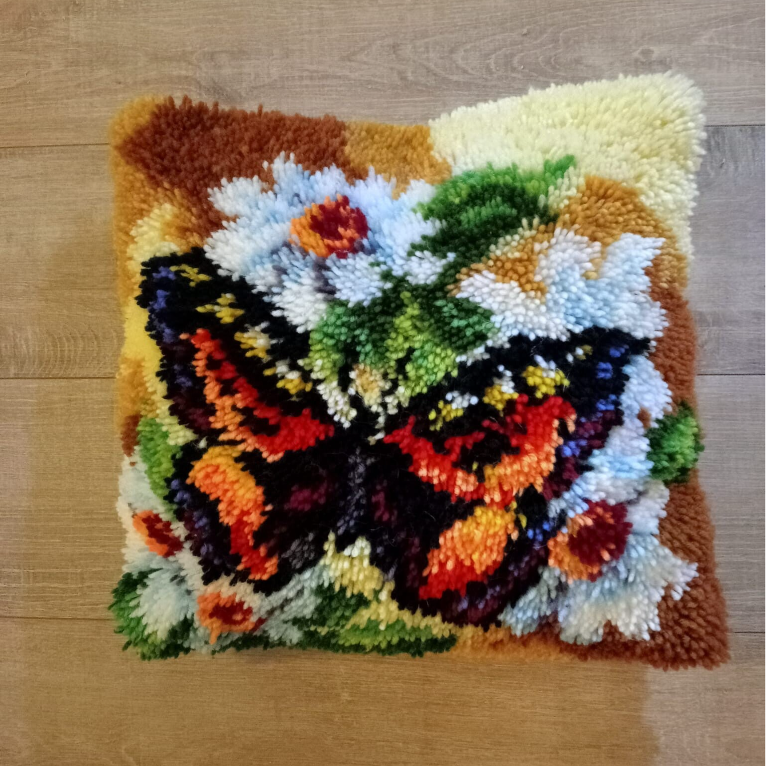 Knoop kussen (handgemaakt) Vlinder