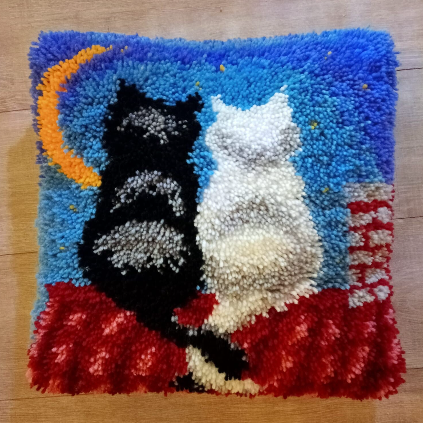 Knoop kussen (handgemaakt) Poesjes