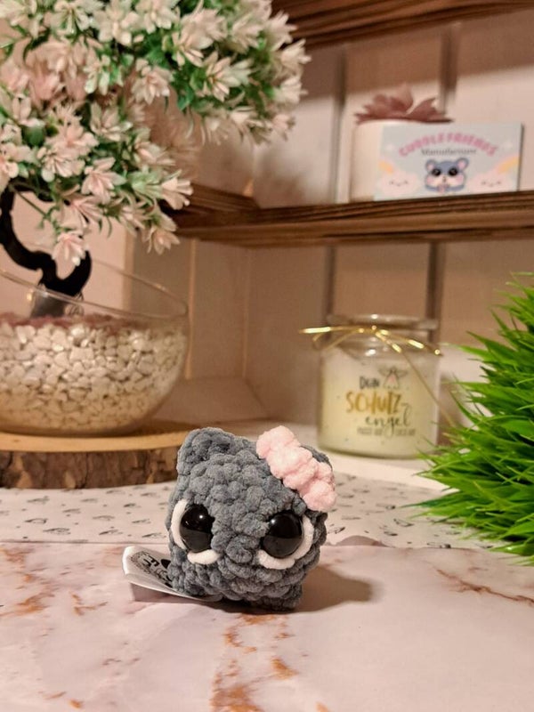 Sofortkauf - Trauriger Hamster, Amigurumi, niedlicher Hamster, Tiktok Meme, Häkelhamster, rosa Schleife handgemachte kuschlige Hamster