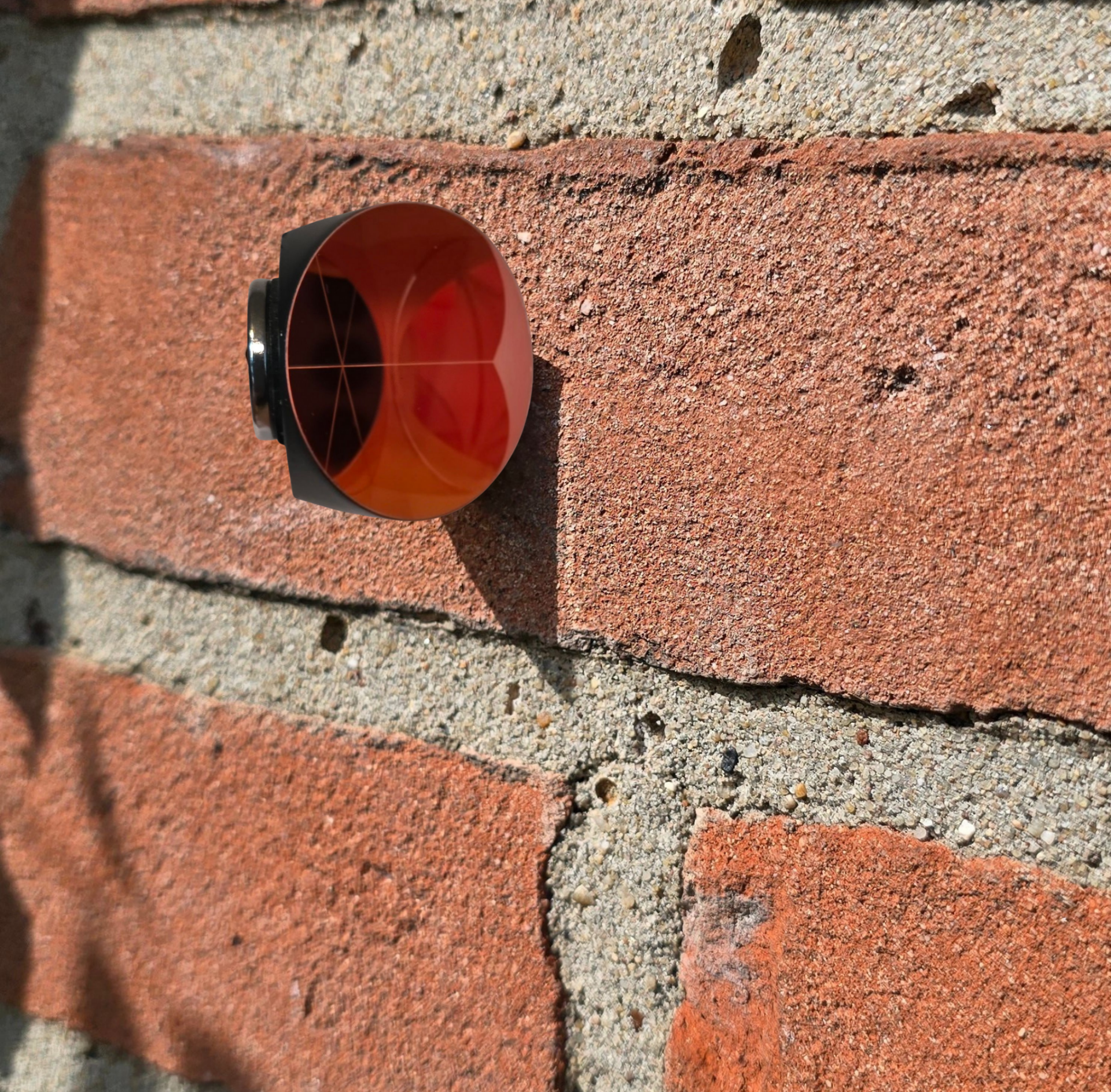 Copper-Coated 38.1 / 1,5 inch Nano-coated CornerCube prisma.