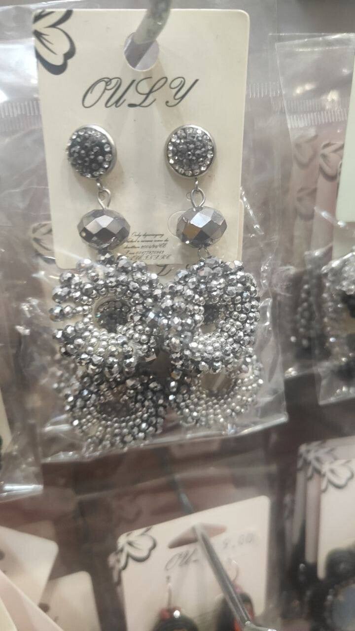 Orecchini pendenti anallergici perline - grey