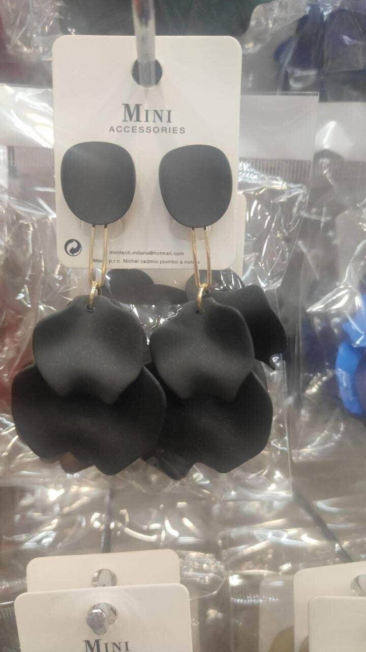 Orecchini pendenti anallergici corti black