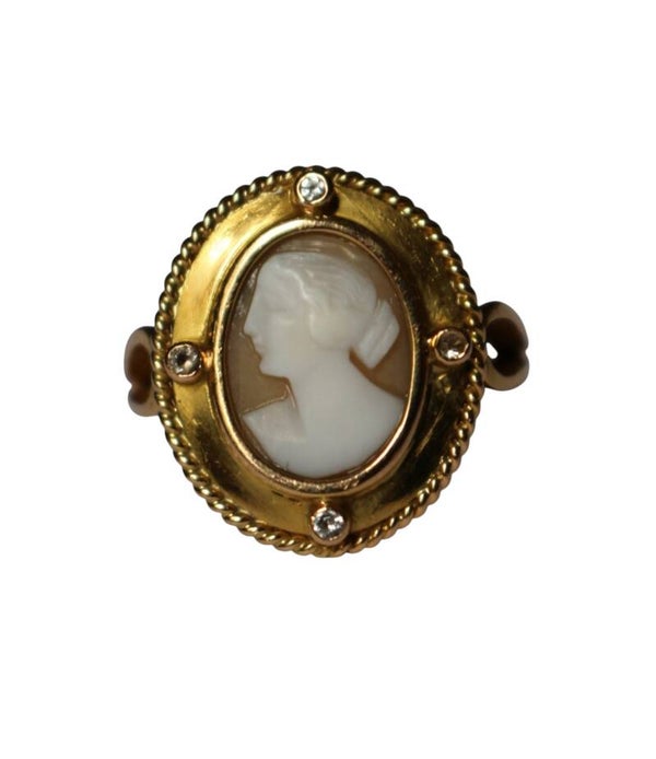 Bague ancienne camée coquille sur or jaune
