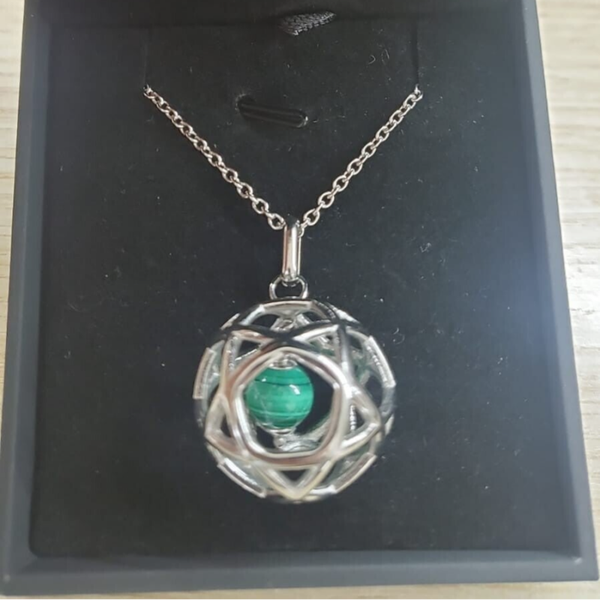 Collana con Pentasfera e Malachite in Acciaio inossidabile
