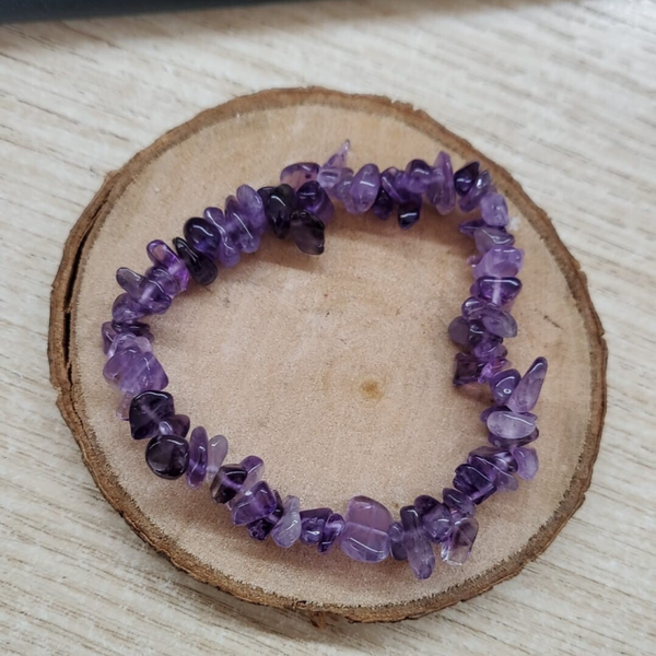 Bracciale con elastico in chips di Ametista