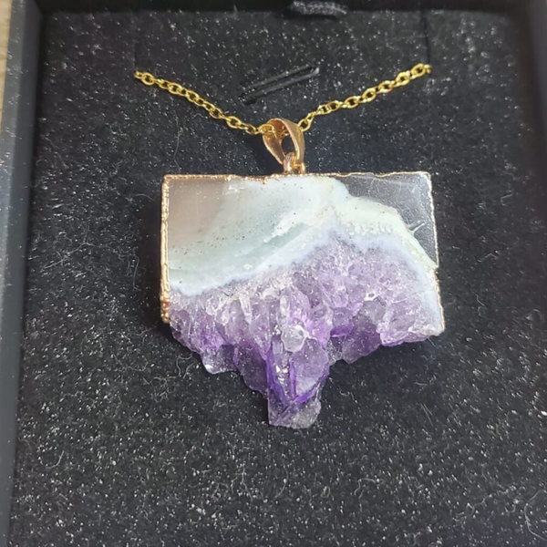Collana in acciaio free nichel  con geode di ametista