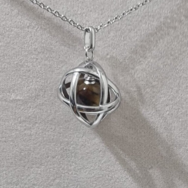 Collana genesa in acciaio free nikel con pietra in occhio di tigre