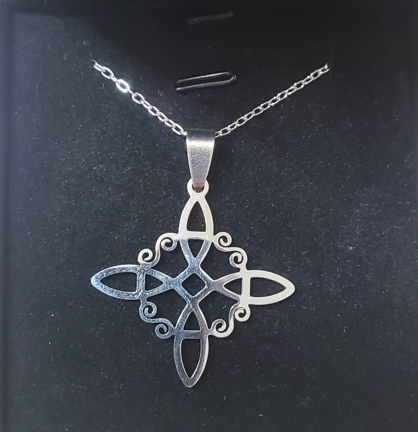 Collana in Acciaio Free Nichel NODO DELLA STREGA