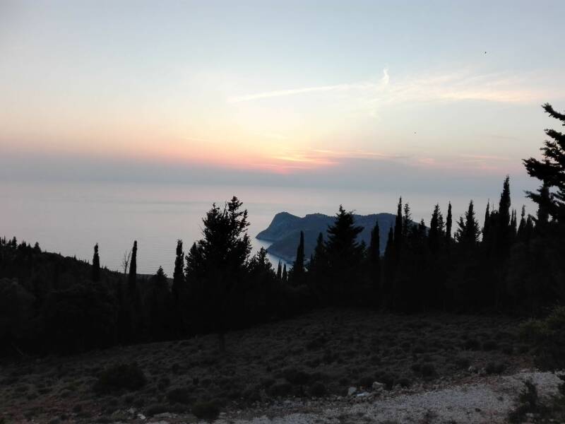 Zonsondergang bij Hellenic Bistro Assos Fiskardo Kefalonia