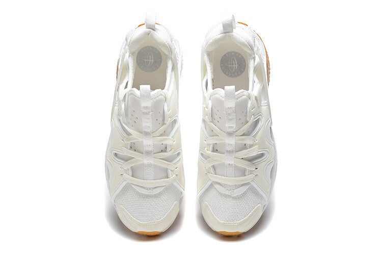 Nike Uarach