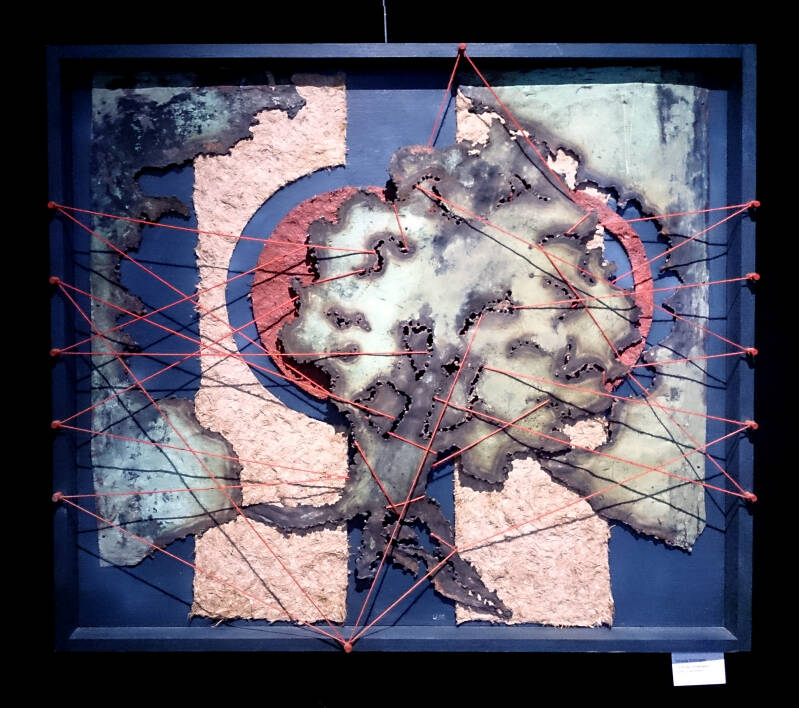 Ursula Etzlinger-Staf / Metall- Kupferarbeit herusgeschweißt auf Holz und Kokosmatte mit Fäden