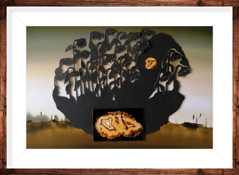 Ursula Etzlinger-Staf / Scherenschnitt  / Verborgen