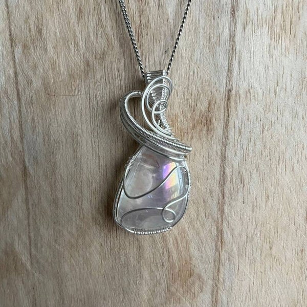 Wire wrapped Angel Aura kwarts (handgemaakt)
