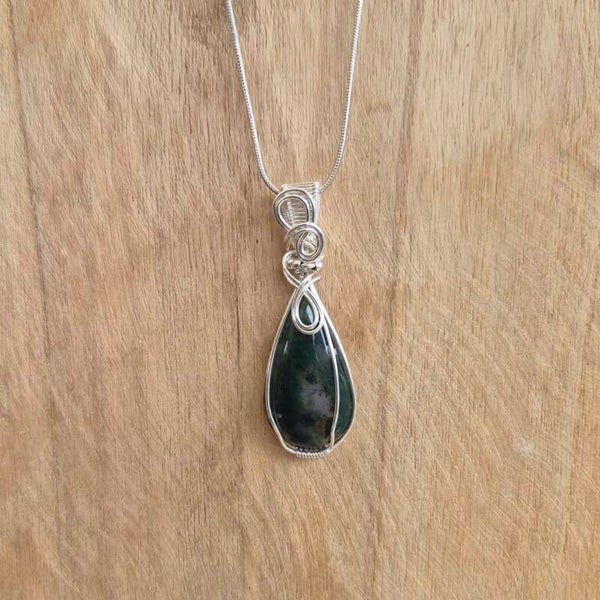 Wire wrapped Mosagaat hanger (handgemaakt)