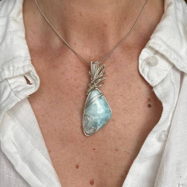 Wire wrapped Larimar hanger (handgemaakt)