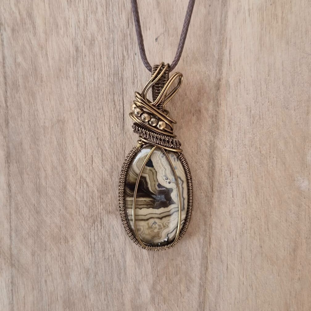 Wire wrapped Schalenblende hanger (handgemaakt)