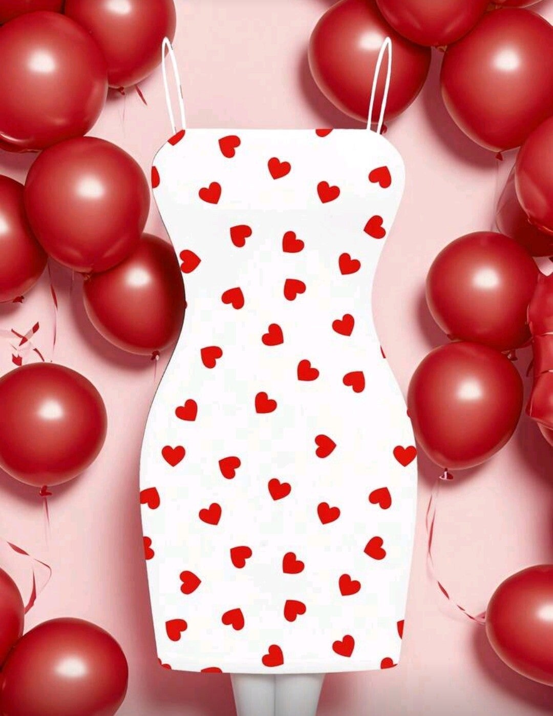 Sukienka na ramiączkach z nadrukiem w serca