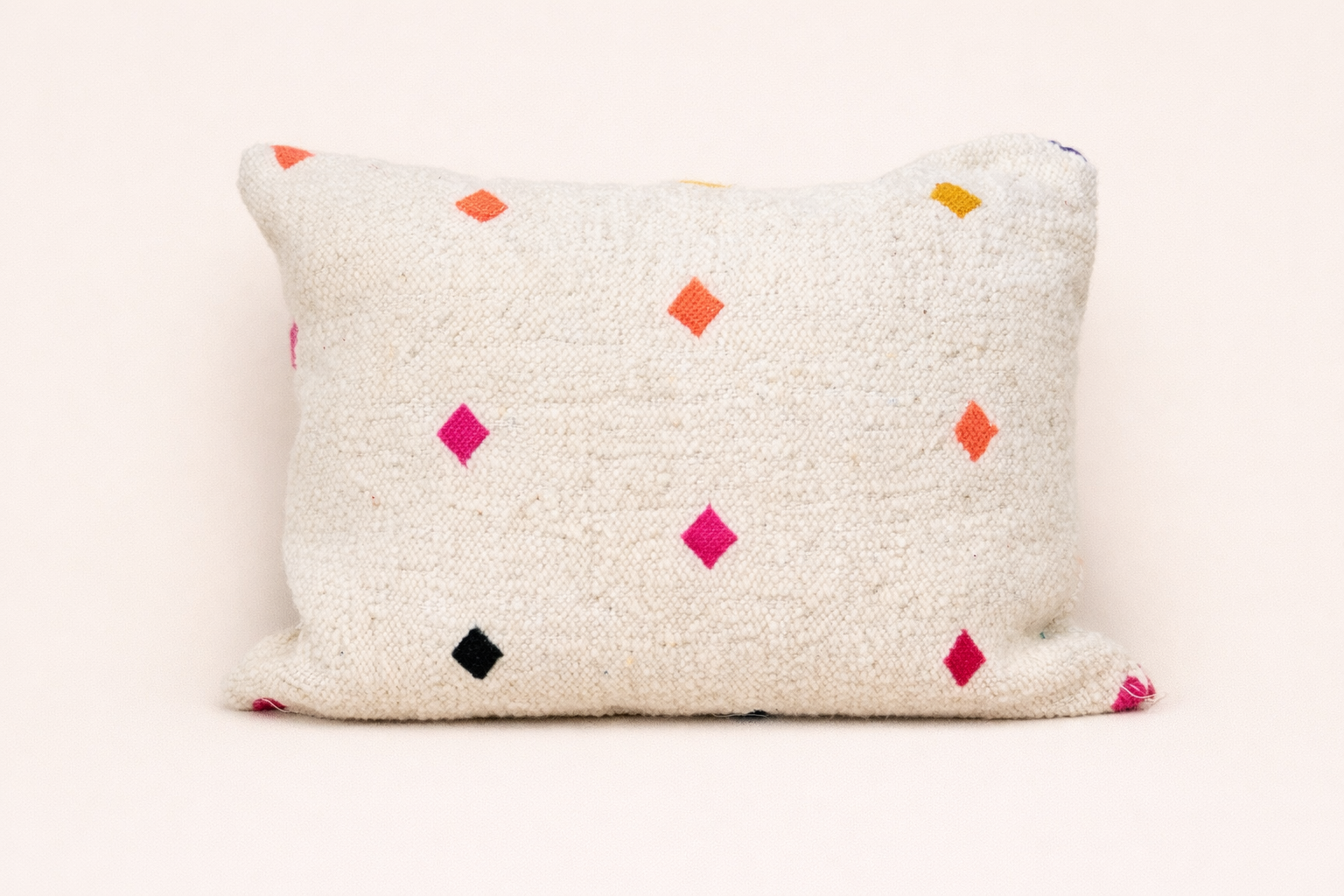 Coussin berbère Sahyna – Brodé main – Artisanat - 45cm x 40cm